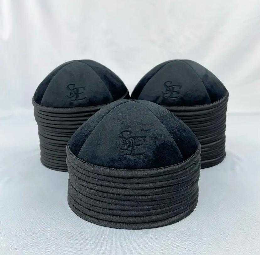 kippots personnalisés en velours gris